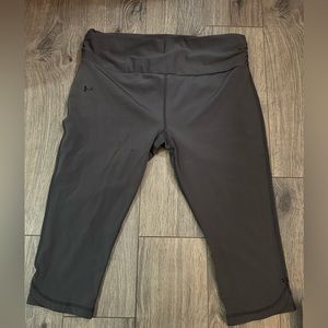 Under Armour leggings size XL.